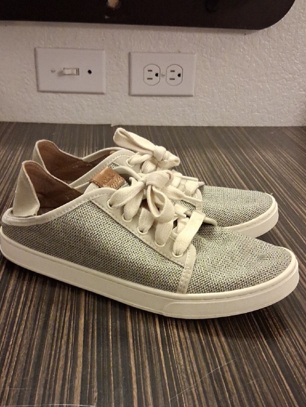 Olukai Pehuea LI Womens Shoes Size.8